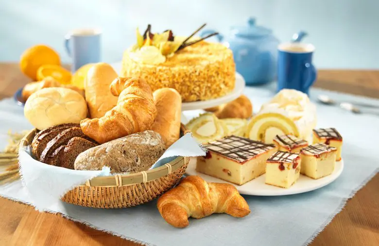 Kohlenhydrate sind nichts anderes als ein schneller Energielieferant Kohlenhydrate sind nichts anderes als ein schneller Energielieferant