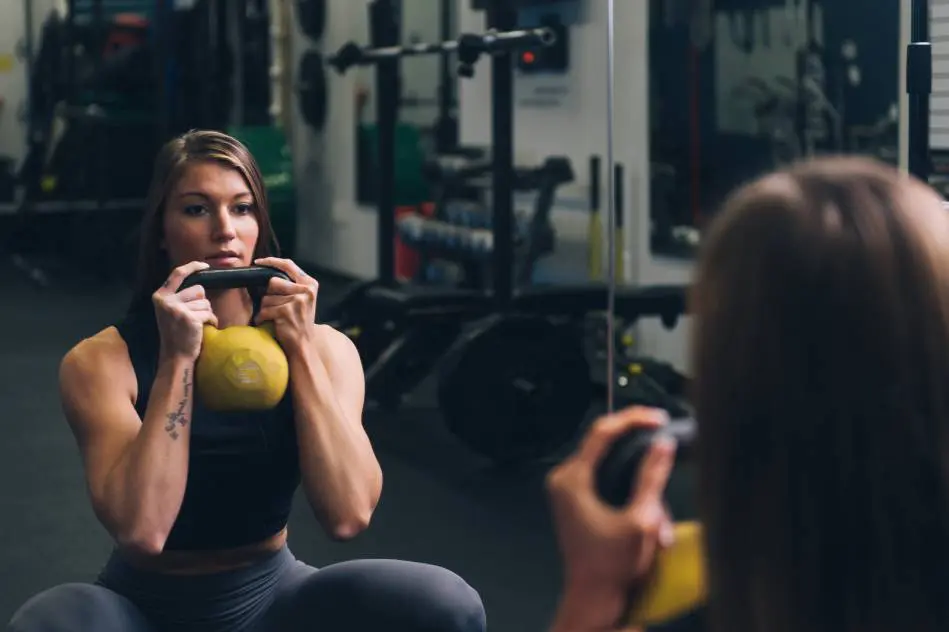 Kettlebell (Goblet Squat) Kettlebell (Goblet Squat)