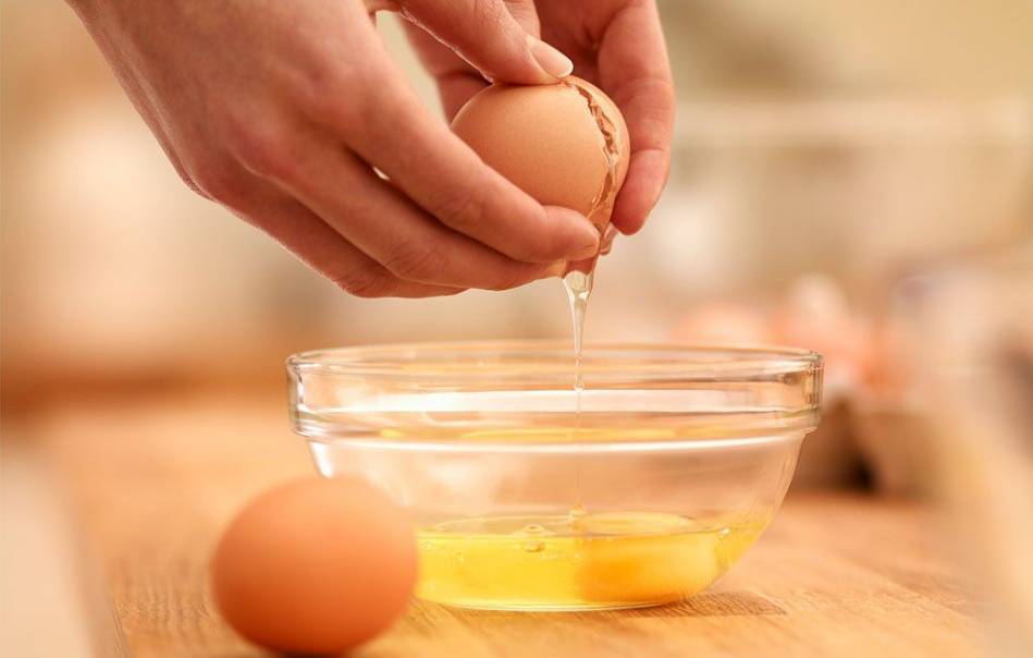 Rohe Eier essen - gesund oder schlecht für deinen Körper?